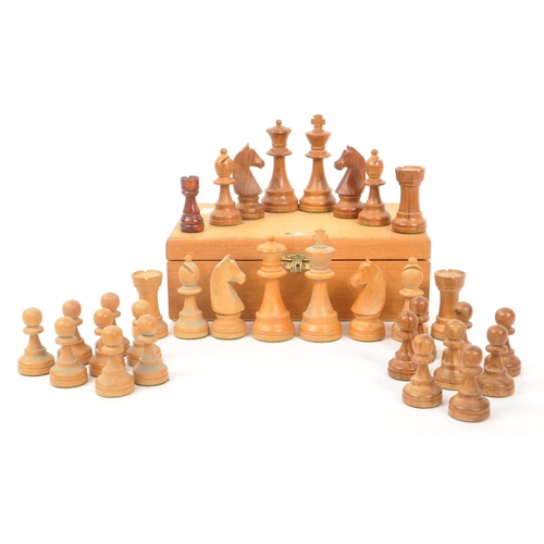 330 - John Jaques - A 20th Century 32 piece wooden chess set in the Staunton style pattern by John Jaques ... 