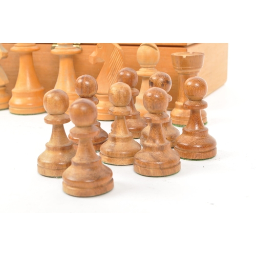 330 - John Jaques - A 20th Century 32 piece wooden chess set in the Staunton style pattern by John Jaques ... 