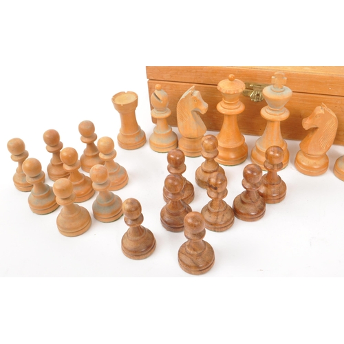 330 - John Jaques - A 20th Century 32 piece wooden chess set in the Staunton style pattern by John Jaques ... 