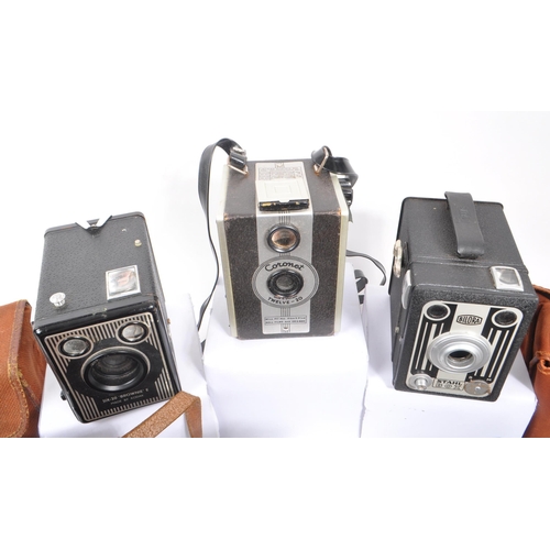 337 - A collection of early and mid 20th century box cameras. The collection to include examples such as a... 