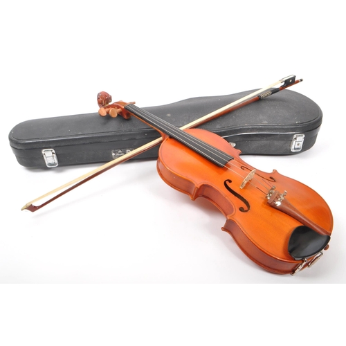 435 - Stentor - A 20th Century Stentor Student full size 4/4 two piece back violin musical instrument havi... 