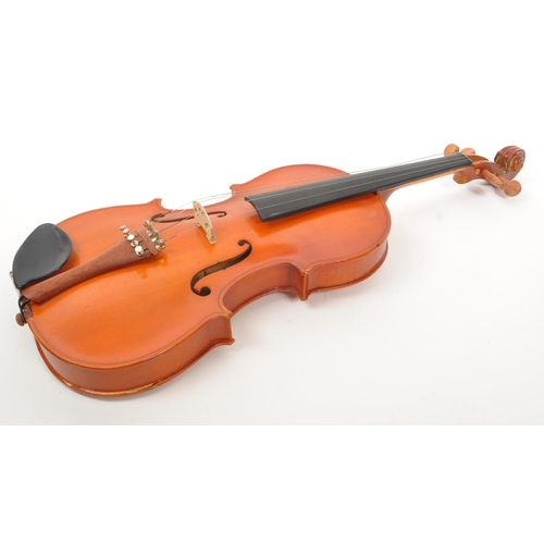 435 - Stentor - A 20th Century Stentor Student full size 4/4 two piece back violin musical instrument havi... 