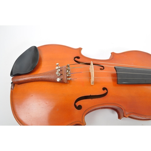 435 - Stentor - A 20th Century Stentor Student full size 4/4 two piece back violin musical instrument havi... 