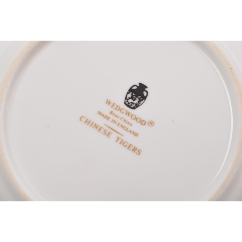 50 - Wedgwood - Chinese Tigers Pattern - A late 20th century porcelain china part tea service and other i... 