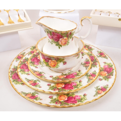 1 - Royal Albert - Old Country Roses - A 20th Century vintage English porcelain china Royal Albert tea s... 