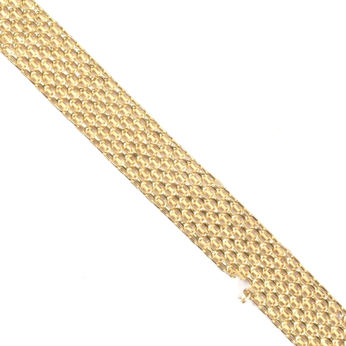 112 - A hallmarked 9ct gold mesh link bracelet. The mesh link bracelet having a senorita clasp. The bracel... 