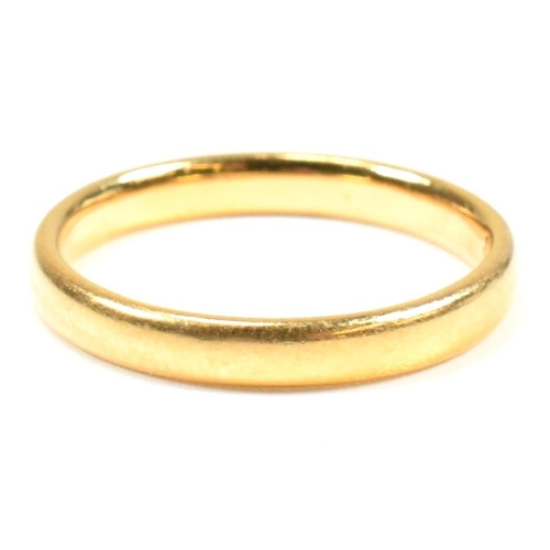 181 - A hallmarked 22ct gold band ring. The 22ct yellow gold hallmarked for Birmingham, 1949. Maker's mark... 