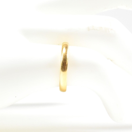 181 - A hallmarked 22ct gold band ring. The 22ct yellow gold hallmarked for Birmingham, 1949. Maker's mark... 