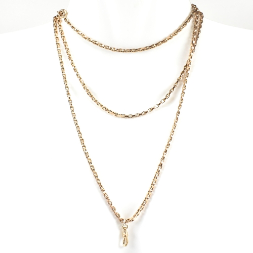 62 - A 9ct gold Albert chain. The 9ct gold Albert chain having cable links and a swivel dog lead clasp to... 