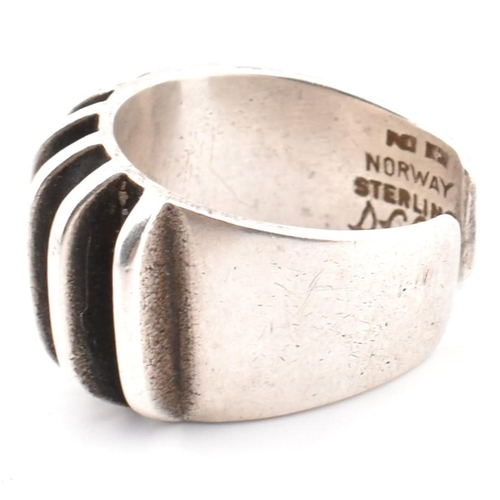 65 - A hallmarked silver Anna Greta Eker Norwegian Modernist ring. The Anna Greta Eker sterling silver op... 