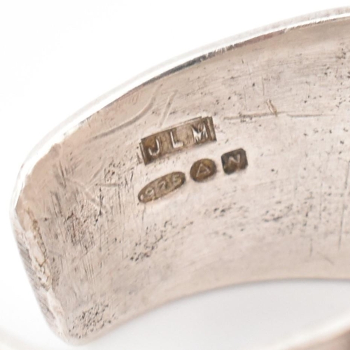 65 - A hallmarked silver Anna Greta Eker Norwegian Modernist ring. The Anna Greta Eker sterling silver op... 