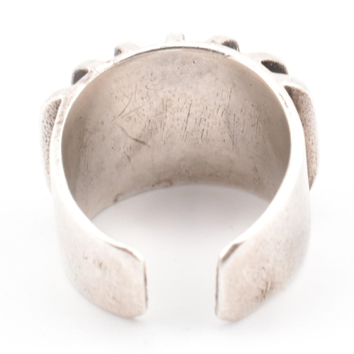 65 - A hallmarked silver Anna Greta Eker Norwegian Modernist ring. The Anna Greta Eker sterling silver op... 