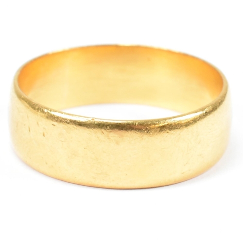 71 - A hallmarked 22ct gold band ring. The 22ct yellow gold band ring hallmarked for London, 1961. Size X... 