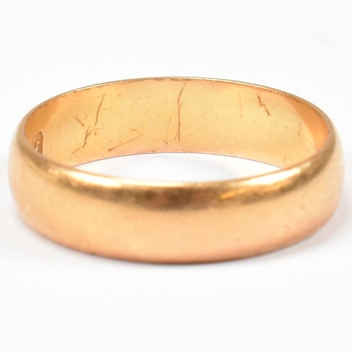 84 - A hallmarked 22ct gold band ring. The 22ct yellow gold band ring hallmarked for London, 1961. Maker'... 