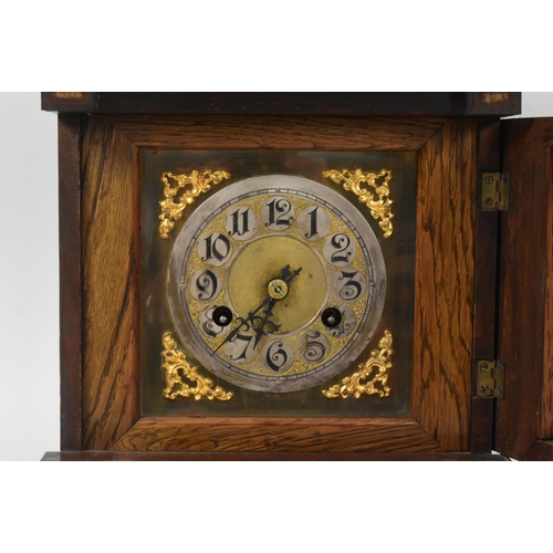 1132 - Junghans, Germany - An early 20th century oak cased 8-day movement mantel clock. The clock having ar... 