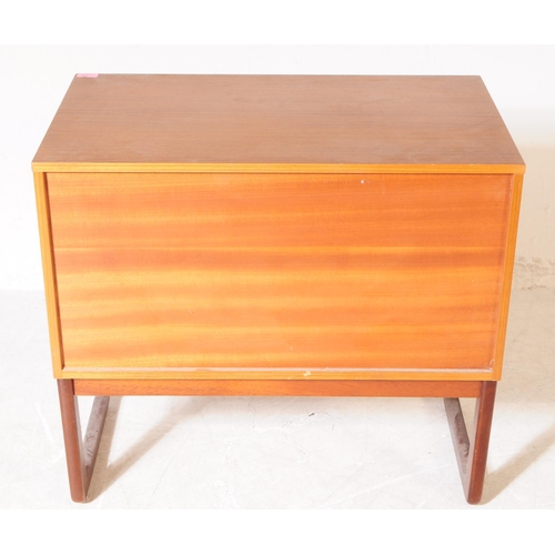 595 - Europa Furniture - A mid 20th century Europa Furniture teak veneer chest of drawers and dressing tab... 