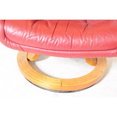 626 - Stressless Ekornes - A mid century red leather swivel easy armchair. Button back, backrest, flat cus... 