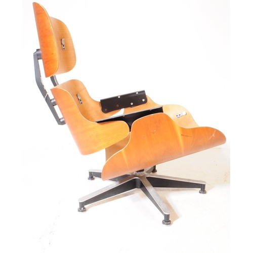 652 - Herman Miller & Eames Manner - A mid 20th century Eames for Herman Miller manner lounge chair frame.... 