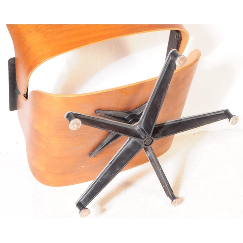 652 - Herman Miller & Eames Manner - A mid 20th century Eames for Herman Miller manner lounge chair frame.... 