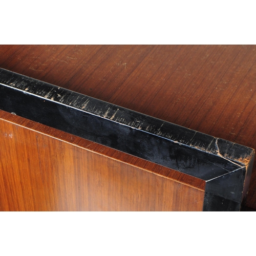 717 - Wrighton Furniture - A mid 20th century circa 1970s veneer sideboard credenza. The sideboard having ... 