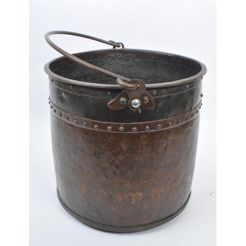 815 - A 19th century Victorian copper cooking pot / cauldron. With single curved carry handle, circular bo... 