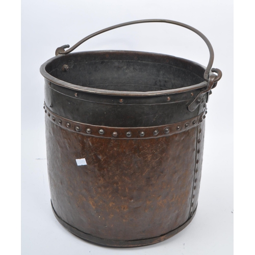 815 - A 19th century Victorian copper cooking pot / cauldron. With single curved carry handle, circular bo... 