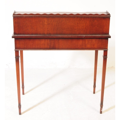 844 - Mahogany and leather ladies bonheur de jour writing table desk. Raised on tapering legs with serpent... 