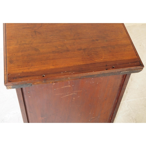 953 - A 19th century Victorian walnut pot cupboard. The pot cupboard raised on a plinth base, with a singl... 