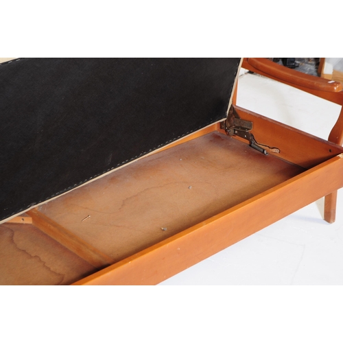 667 - British Modern Design - A mid 20th century circa 1970s space saver daybed / sofa settee. Of rectangu... 