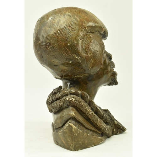 951 - Joseph Ndlovu (South Africa, b. 1953) - A late 20th century 1985 carved soapstone bust on indigenous... 