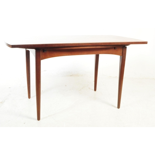 729 - Elliots of Newbury - A mid 20th century circa 1960s teak Elliots of Newbury EON dining suite consist... 