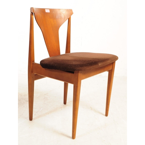 729 - Elliots of Newbury - A mid 20th century circa 1960s teak Elliots of Newbury EON dining suite consist... 