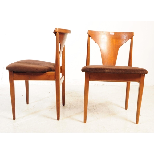 729 - Elliots of Newbury - A mid 20th century circa 1960s teak Elliots of Newbury EON dining suite consist... 