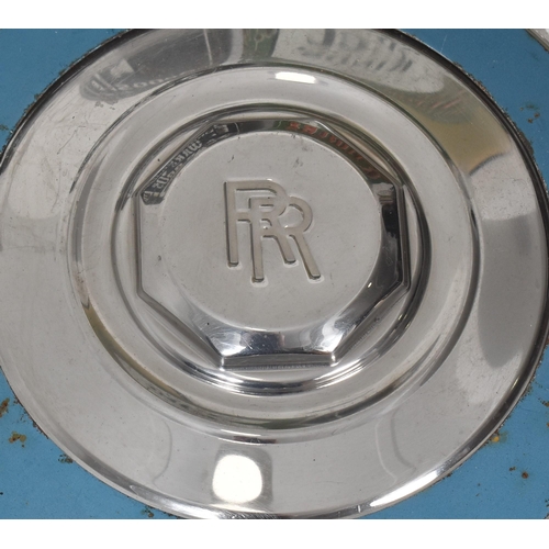 39 - Rolls Royce - a set of four vintage original Rolls Royce stainless steel car wheel hub caps with blu... 