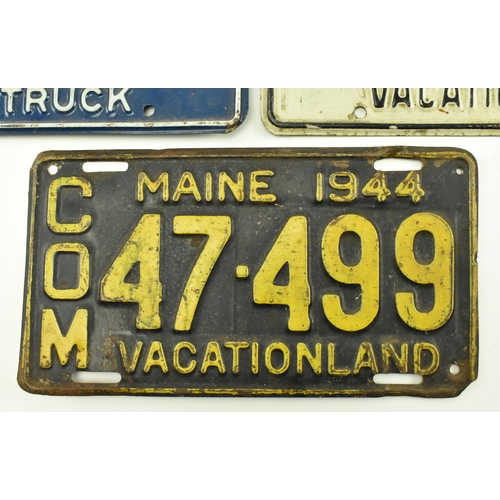 47 - Automobilia - A mixed collection of vintage 20th century American car number plates dating from the ... 