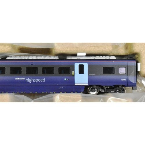 104 - Model Railway - a vintage Hornby OO gauge trainset 'Hornby Visitor Centre' coach pack, comprising of... 