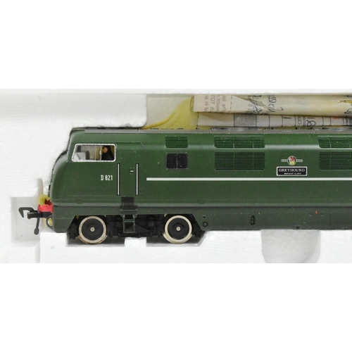 108 - Model Railway - a vintage German Fleischmann made HO / OO gauge model railway trainset locomotive No... 