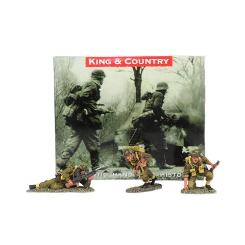 111 - King & Country - King & Country - an original King & Country 1/30 scale hand painted model set No. D... 