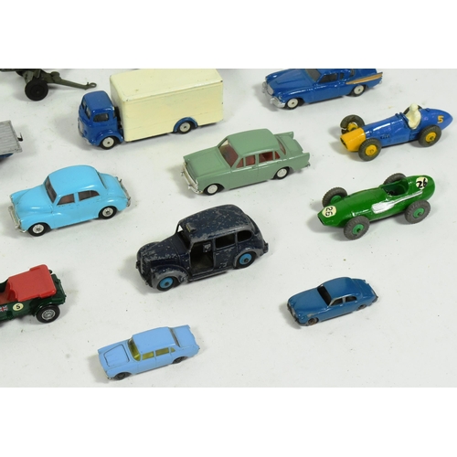 128 - Diercast - a collection of assorted vintage diecast model cars and military vehicles to include x2 T... 