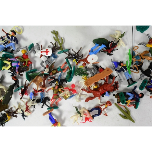 130 - Toy Soldiers - large collection of vintage Timpo plastic toy soldiers of Wild West / Cowboy & Indian... 