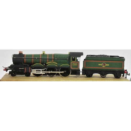 134 - Model Railway - a collection of Hornby Dublo OO gauge locomotive, rolling stock and accessories. To ... 