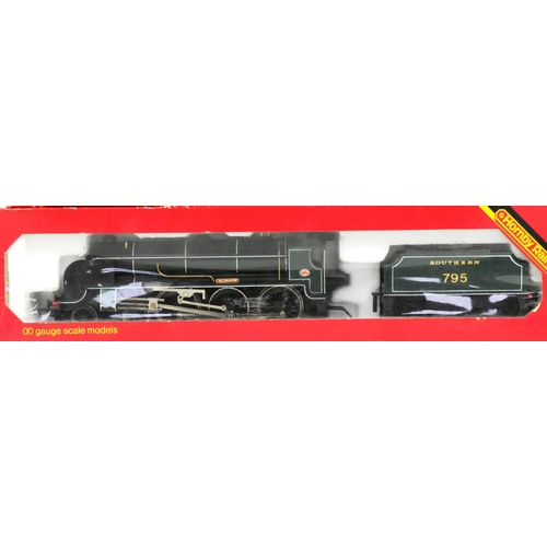 135 - Model Railway - x3 Hornby OO gauge model railway trainset locomotive engines comprising; R103 M7 Cla... 