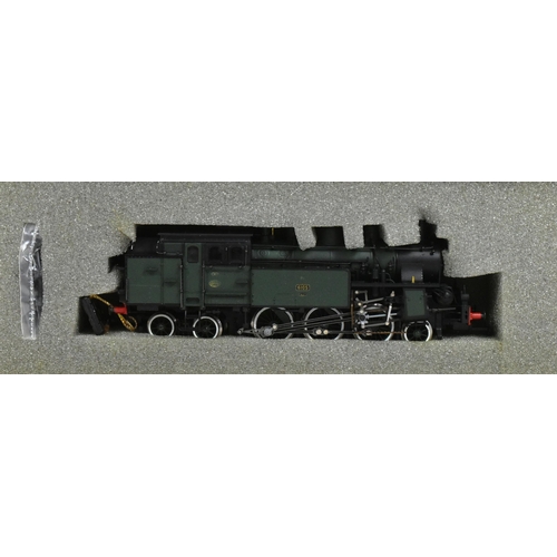 137 - Model Railway - x3 Rivarossi HO / OO gauge model railway trainset locomotives comprising; 1219 2-Tru... 