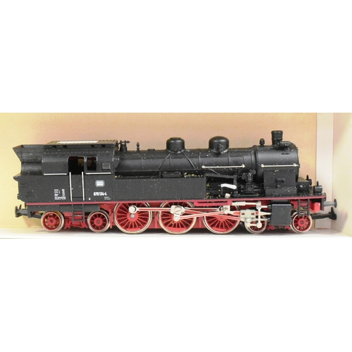 160 - Model Railway - a collection of x3 Liliput (Austria) HO / OO gauge model railway trainset locomotive... 