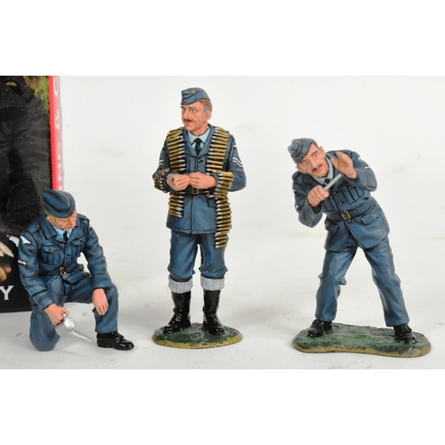 164 - King & Country - an original King & Country 1/30 scale hand painted model No. RAF008 RAF Ground Crew... 