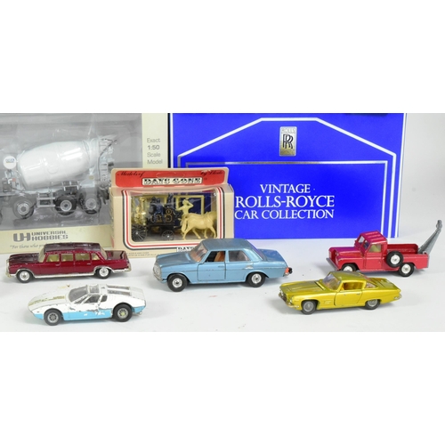 189 - Diecast - a collection of assorted diecast model cars and other vehicles to include; Lledo Days Gone... 