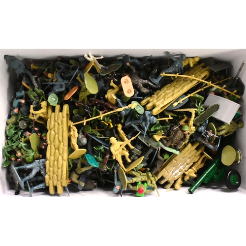 210 - Toy Soldiers - a collection of vintage Airfix 1/32 plastic military vehicles to include Bedford R.L ... 