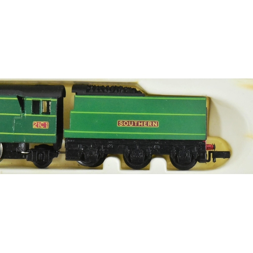 213 - Model Railway - x2 N gauge trainset locomotive engines, comprising of; an Atlas no. 42001 Alco RS-3 ... 