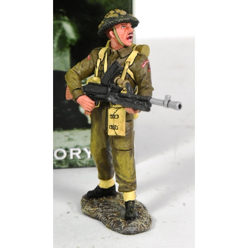 239 - King & Country - an original King & Country 1/30 scale hand painted model set No. DD108 Bren Gun Tea... 