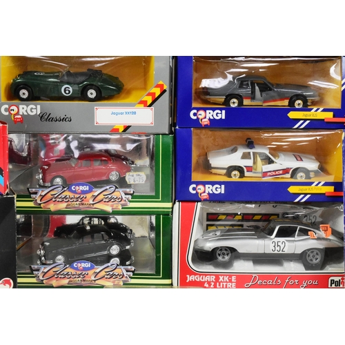 251 - Diecast - collection of assorted diecast model cars of various scales and makers to include; Corgi, ... 